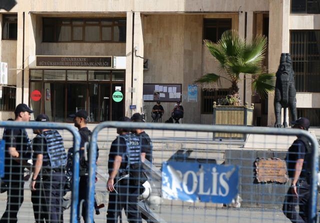 Εντάλματα σύλληψης από τις τουρκικές αρχές για 137 πανεπιστημιακούς