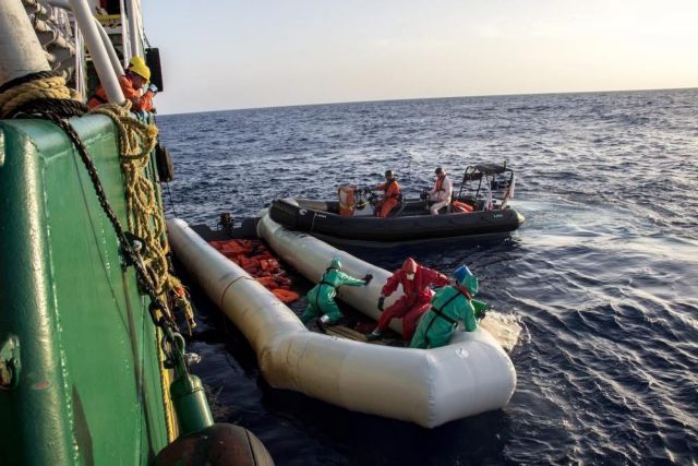 Τουλάχιστον 240 μετανάστες νεκροί ανοικτά της Λιβύης