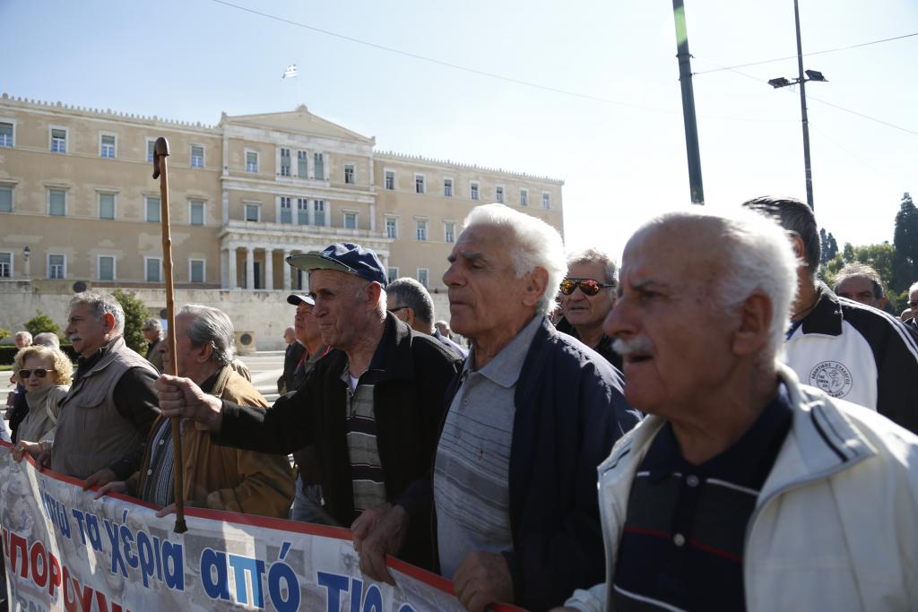 Πάνω από 1 δισ. ευρώ έως το 2019 οι απώλειες των συνταξιούχων