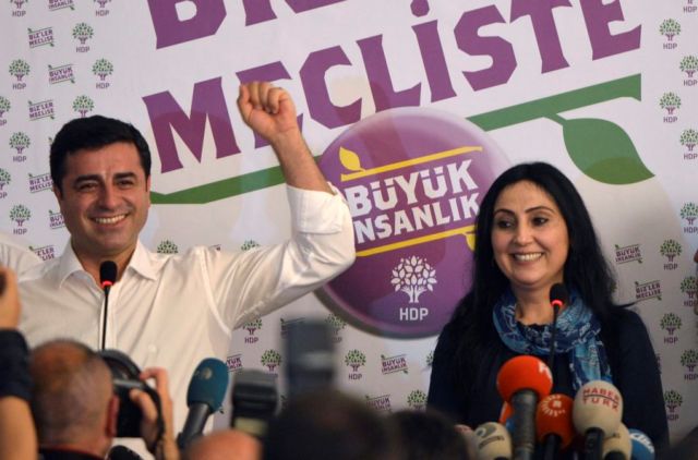 Τουρκία: Συνέλαβαν τους ηγέτες και βουλευτές του τρίτου μεγαλύτερου κόμματος