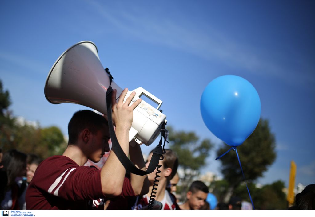 Συγκέντρωση διαμαρτυρίας εργαζομένων σε νοσοκομεία και ιδιωτικές κλινικές