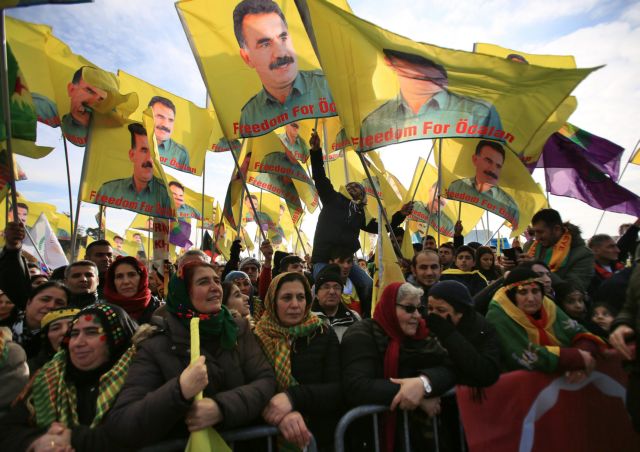 Χιλιάδες Κούρδοι σε διαδήλωση κατά του Ερντογάν στην Κολωνία