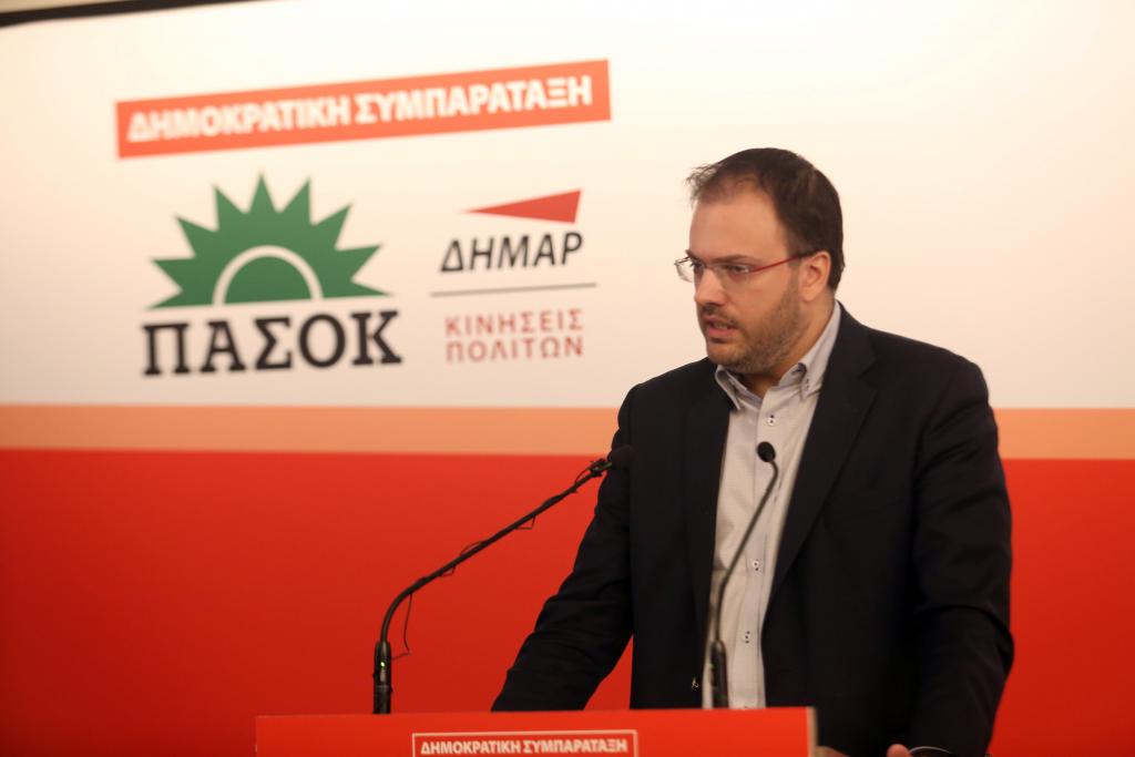 Σοσιαλδημοκρατική «φυγή προς τα μπρος» προτείνει ο Θεοχαρόπουλος