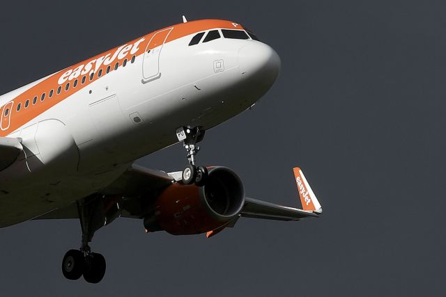 Μείωση των ετήσιων κερδών της ανακοίνωσε η easyJet