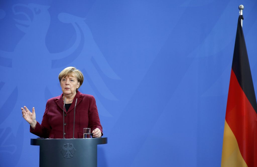 Σημαντικοί οικονομικοί παράγοντες της Γερμανίας χαιρετίζουν τη νέα υποψηφιότητα Μέρκελ
