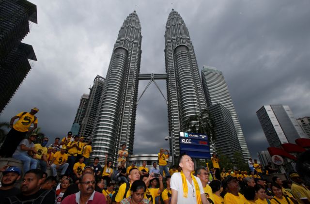 Χιλιάδες διαδηλωτές στη Μαλαισία ζητούν παραίτηση του πρωθυπουργού