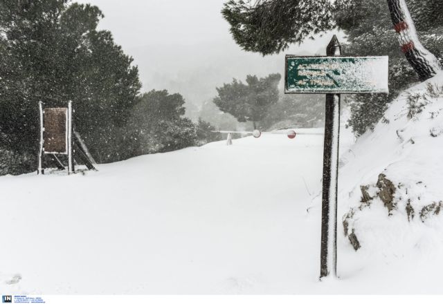 Χιόνια σε Πάρνηθα και Πεντέλη