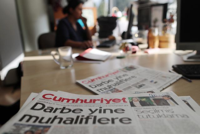 Τουρκία: Συνελήφθη ο δημοσιογράφος Αχμέτ Σικ