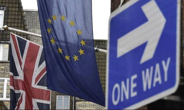 Το κείμενο διαπραγματεύσεων για το Brexit ετοιμάζει η Ευρωπαϊκή Ένωση