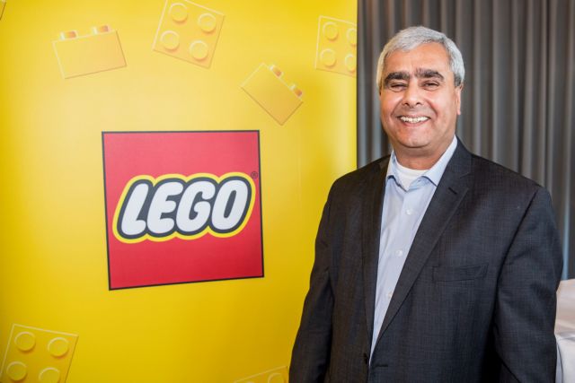 Μη Δανός αναλαμβάνει για πρώτη φορά το τιμόνι της Lego