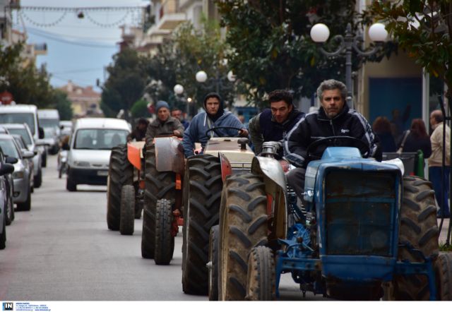 Κυβέρνηση: Εξόρμηση στον αγροτικό κόσμο για να προλάβει τα τρακτέρ