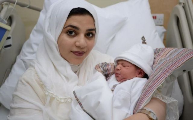 Λονδίνο: Γεννήθηκε το πρώτο μωρό από «κατεψυγμένη» ωοθήκη