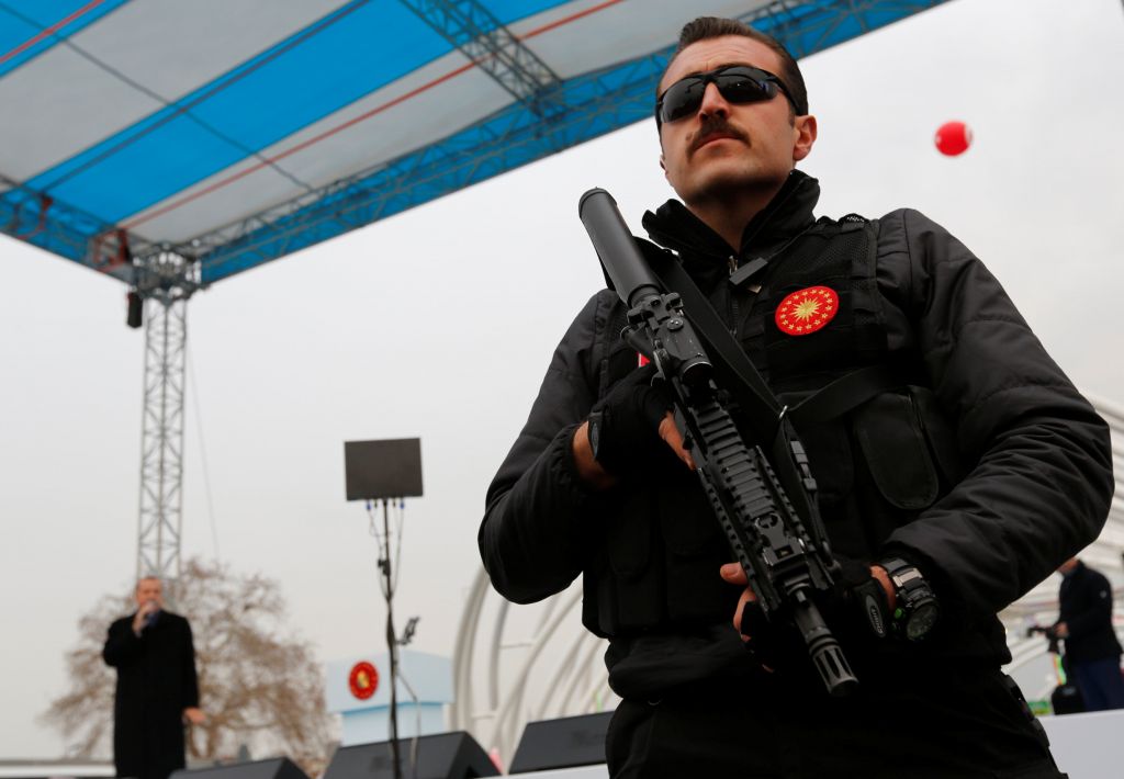 10.000 πολίτες στο στόχαστρο των τουρκικών αρχών για τρομοκρατική δράση