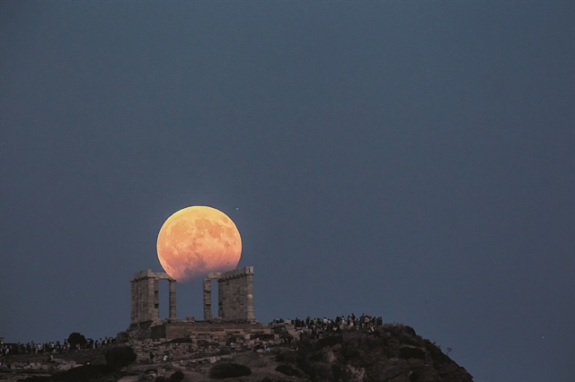 Η πανσέληνος και η φωνή