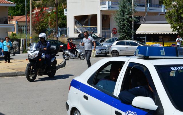 Επιασαν Αλγερινούς να κλέβουν αυτοκίνητα στον Χολαργό