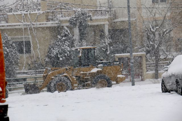 Ο χιονιάς έφυγε, τα προβλήματα παραμένουν