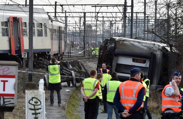 Eνας νεκρός και 27 τραυματίες από εκτροχιασμό τρένου στο Βέλγιο