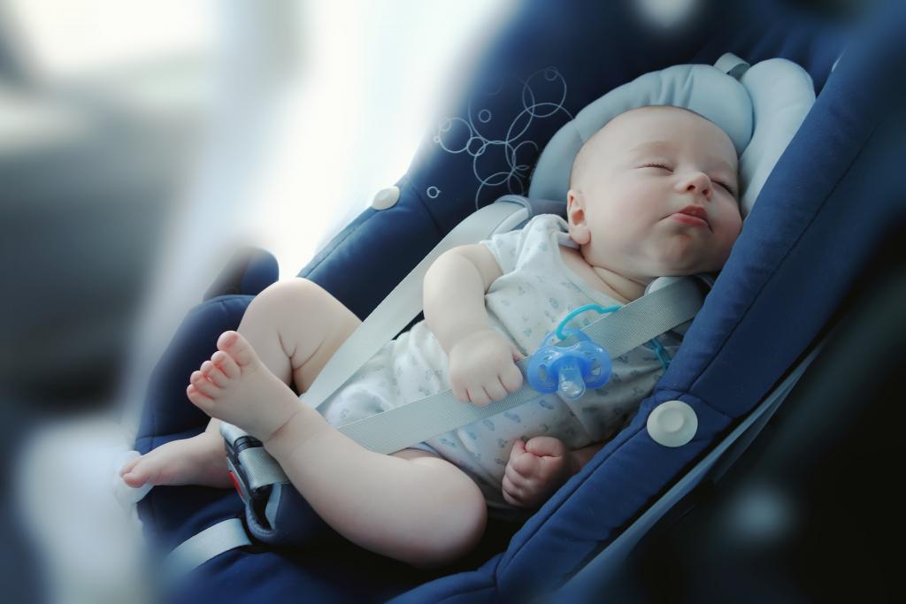 Κινητά και ταμπλέτες «κλέβουν» τον ύπνο ακόμη και από μωρά έξι μηνών