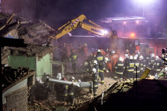 Πολωνία: Εξι νεκροί  από κατάρρευση διώροφου κτιρίου εξαιτίας διαρροής αερίου