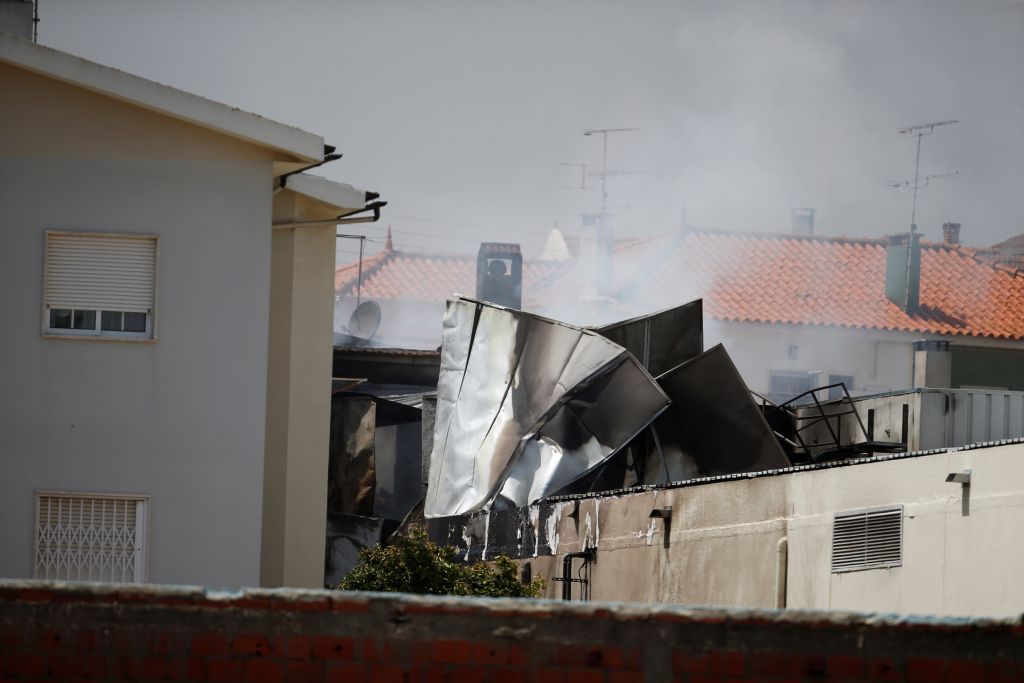 Πέντε άνθρωποι σκοτώθηκαν από τη συντριβή μικρού αεροπλάνου στην Πορτογαλία