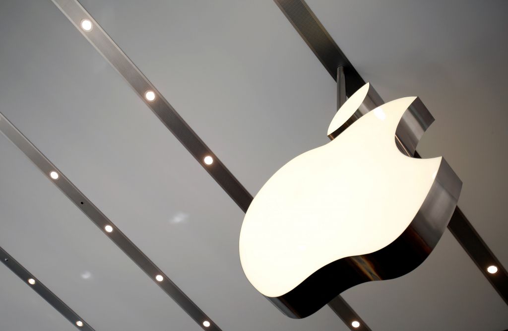 Η αξία της Apple κοντεύει να φθάσει το 1 τρισ. δολ.