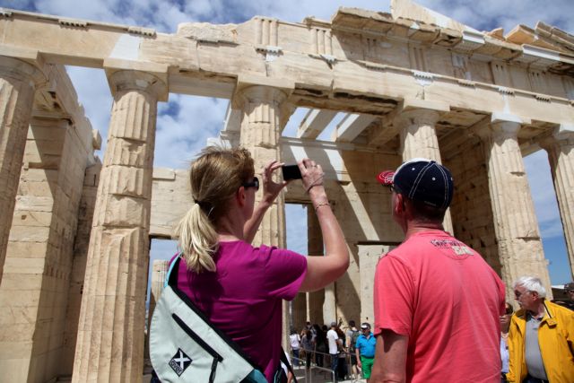 Κορυφαίος τουριστικός προορισμός η Ελλάδα, σύμφωνα με τον γερμανικό Τύπο