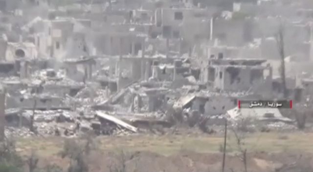 Εκατοντάδες αντάρτες εγκατέλειψαν γειτονιά της Δαμασκού