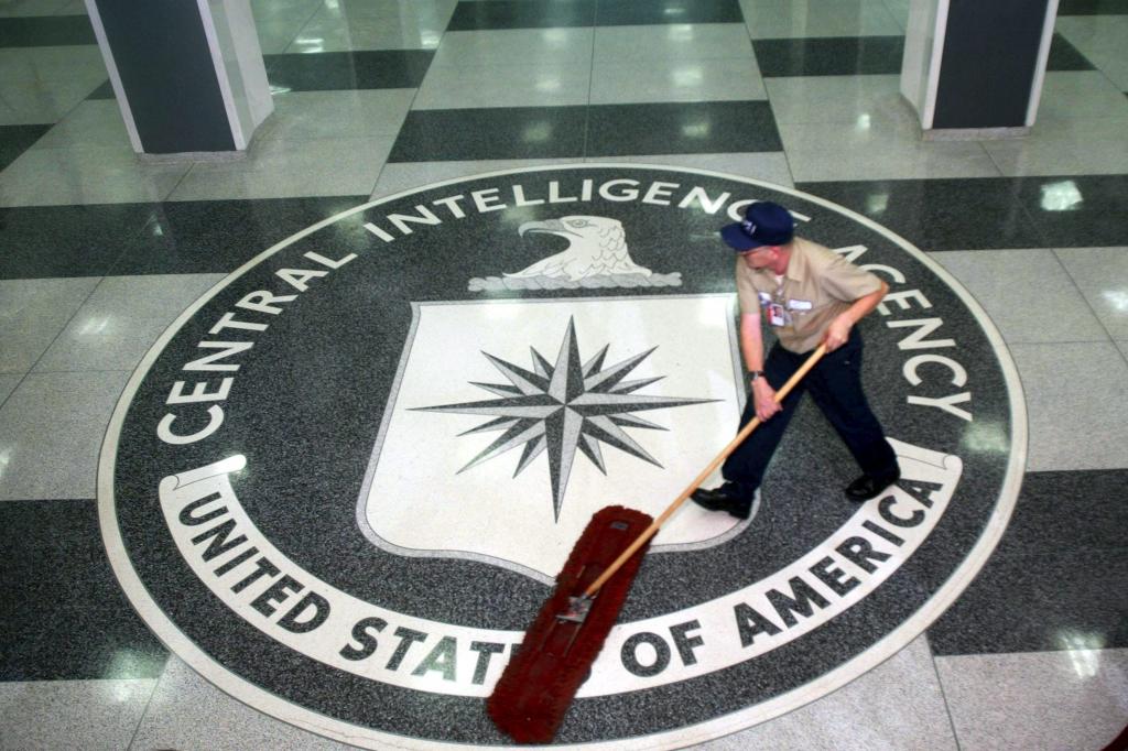 Η κυβέρνηση Τραμπ κρύβει κάτω από το χαλί τα βασανιστήρια της CIA