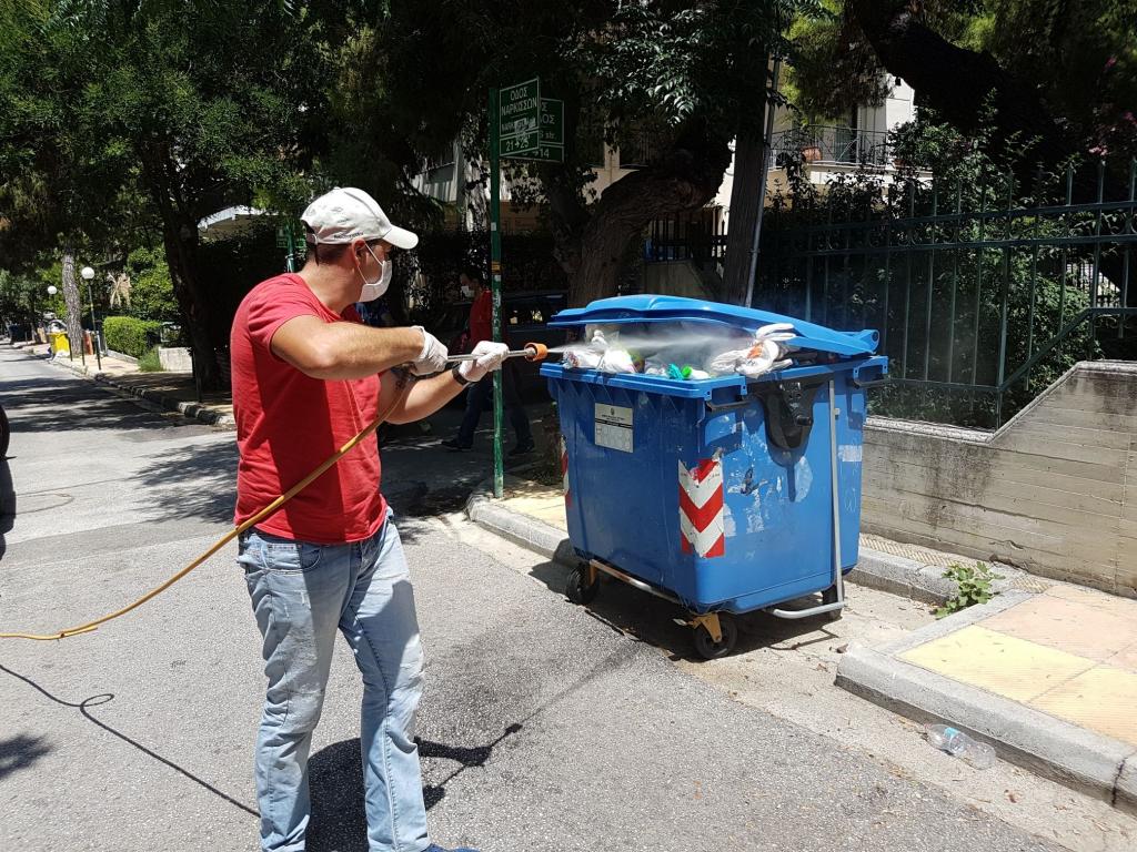 Ηράκλειο Αττικής: Ψεκασμοί κάδων για την προστασία της δημόσιας υγείας