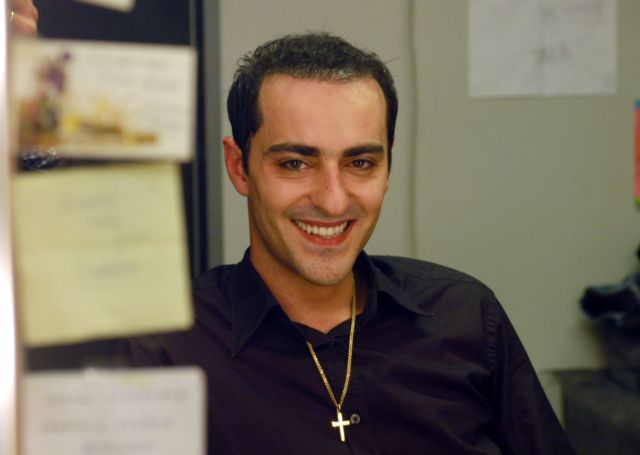 Θανάσης Αλευράς: «Το θέατρο για μένα είναι ένας κόσμος μέσα στον κόσμο»
