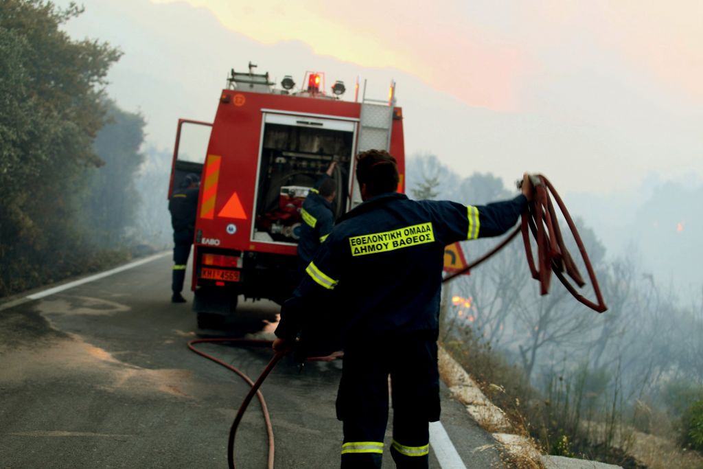 Δύο μεγάλες πυρκαγιές στην περιοχή της ανατολικής Μάνης