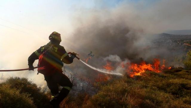 Yπό μερικό έλεγχο η φωτιά στην ‘Ανω Μέλπεια Μεσσηνίας