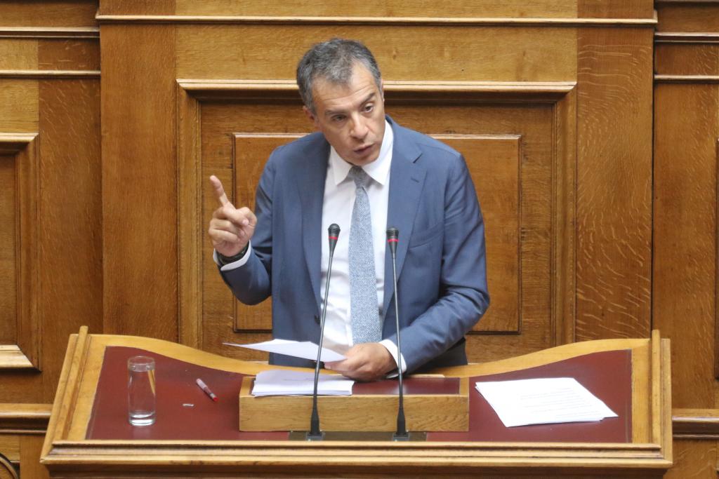 Θεοδωράκης: Ο κ. Τσίπρας καλύπτει τον Καμμένο