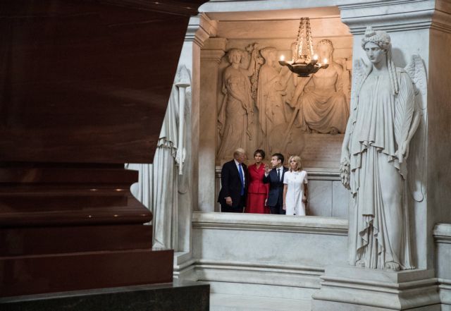 Σε ρόλο γεφυροποιού ο Εμανουέλ Μακρόν