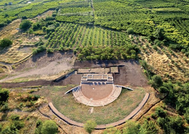 Η «Ιφιγένεια» για τέσσερις συγγραφείς