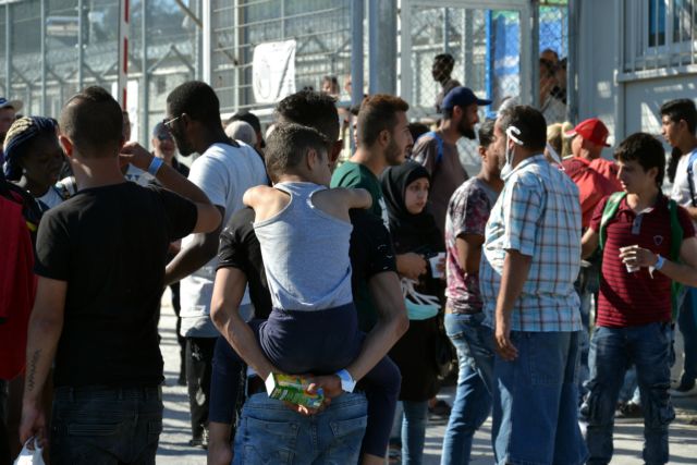 Νέα πυρκαγιά έξω από το κέντρο προσφύγων στη Σάμο