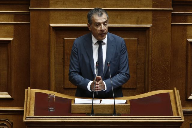 Θεοδωράκης: Ο νόμος που ψηφίζει η κυβέρνηση είναι «αριστερίστικος αχταρμάς»