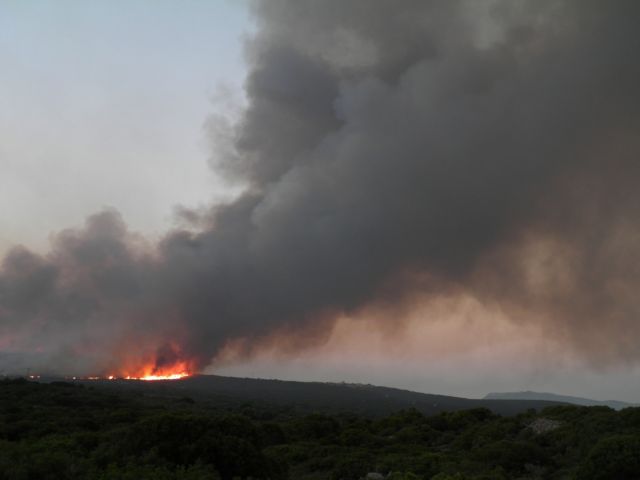 Φωτιά σε  δασική έκταση στην περιοχή  Βρουβιανά Αιτωλοακαρνανίας