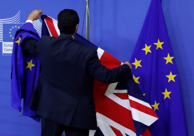 «Ναι» στο Brexit αλλά μόνο με εμπορική συμφωνία