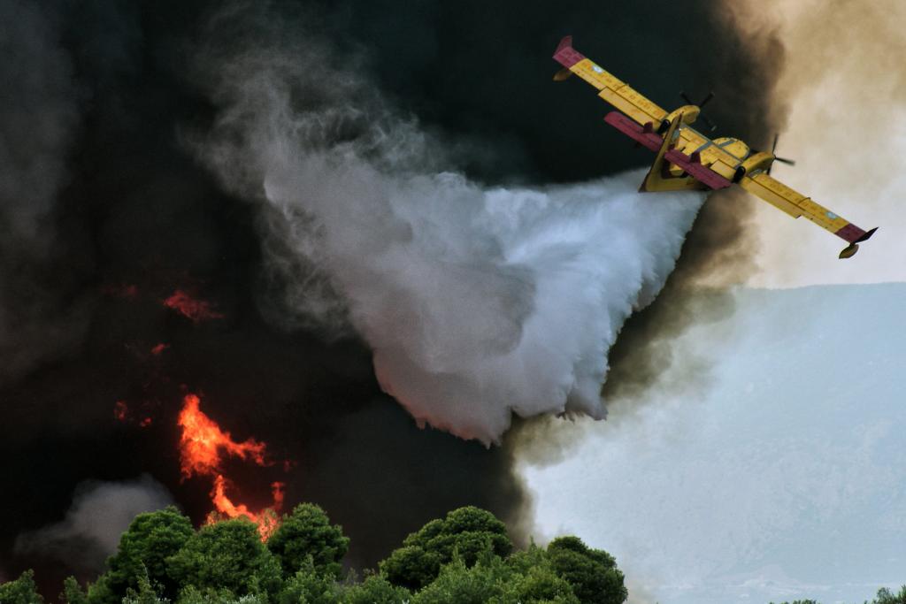 Οι φωτιές αλλάζουν την όψη της Ζακύνθου