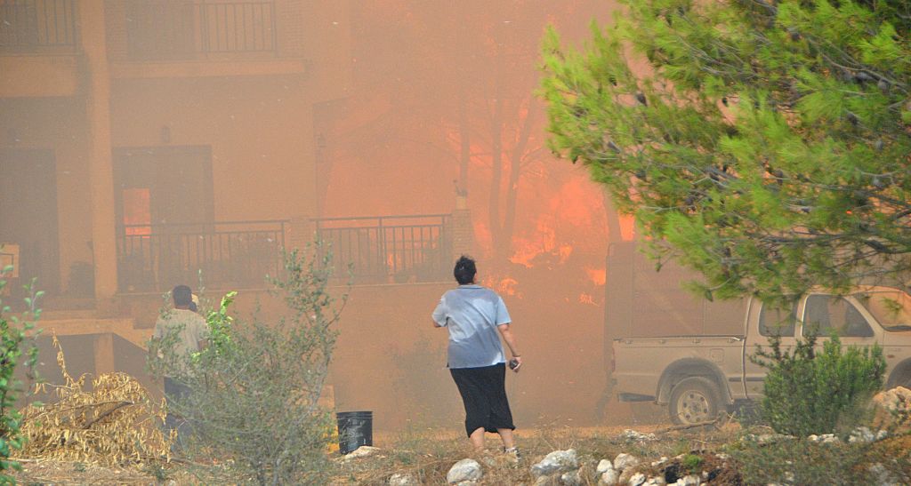 Κάηκαν σπίτια στη Ζάκυνθο, διασώθηκαν δεκάδες άνθρωποι