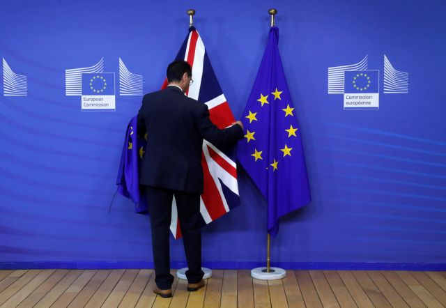 Στροφή και «ήπιο Brexit» για τους Εργατικούς