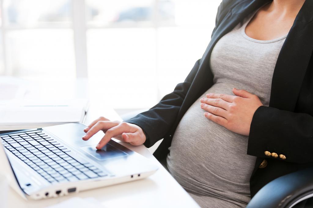 Η χρήση κινητού από τις εγκύους δεν θέτει σε κίνδυνο την ανάπτυξη του μωρού