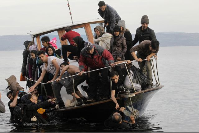 Αθρόα η είσοδος μεταναστών σε νησιά του Αιγαίου