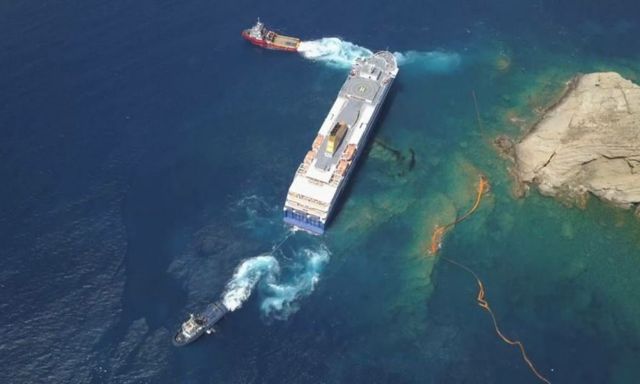 Στο Πέραμα ρυμουλκείται το Blue Star Patmos