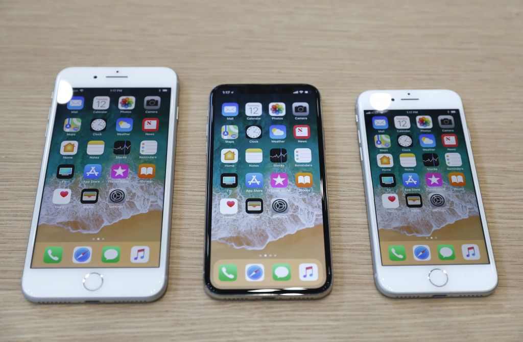 Η Apple αποκάλυψε τα τρία νέα της smartphones