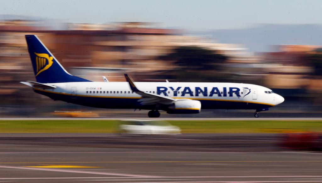 Υποχωρεί η μετοχή της Ryanair μετά τις ακυρώσεις πτήσεων