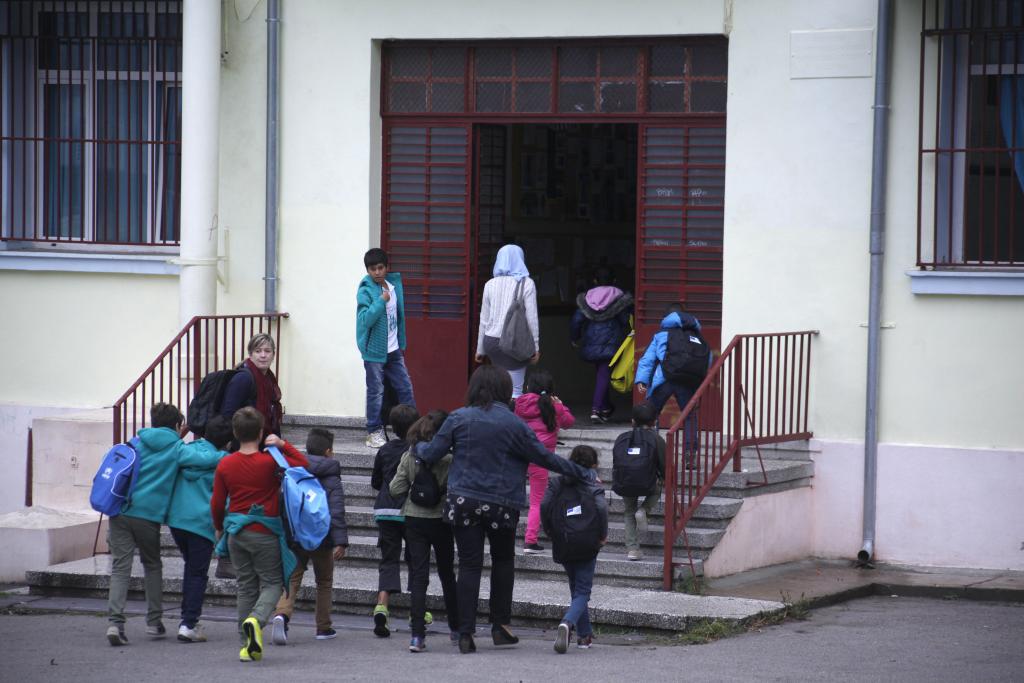 Συνολικά 7.000 προσφυγόπουλα θα φοιτήσουν σε δημοτικά και γυμνάσια