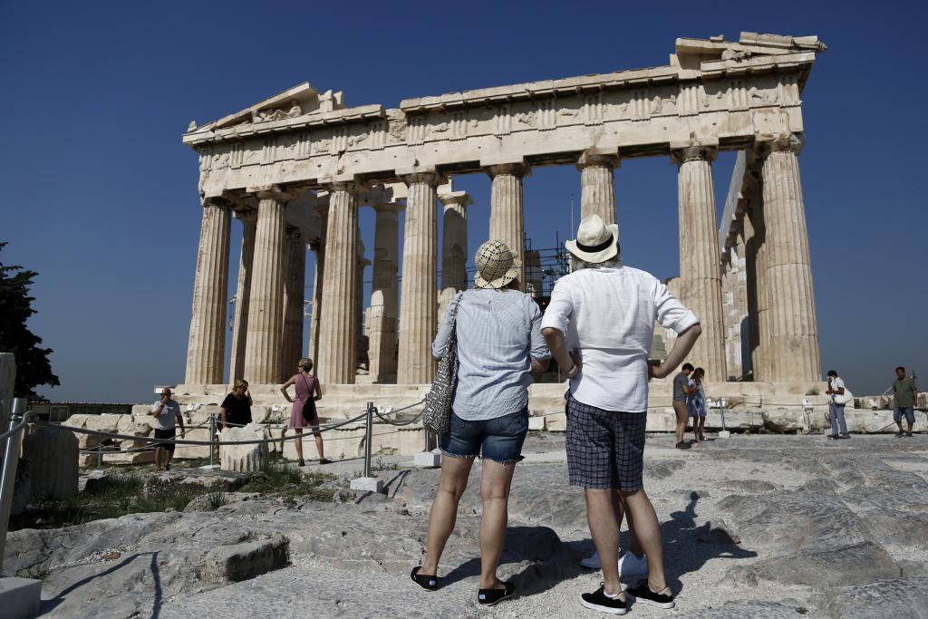 Σε 340 εκατ. ευρώ οι απώλειες στον τουρισμό από την επιβολή του φόρου διαμονής