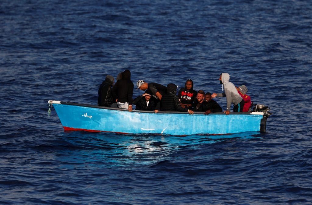 Επικίνδυνες οι αφίξεις μεταναστών από την Τυνησία, λέει δήμαρχος ιταλικής πόλης